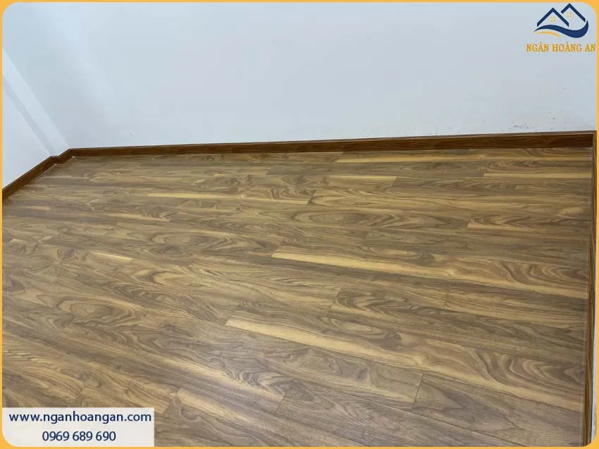 Căn Hộ Thi Công Bằng Len Nhựa Giả Gỗ Bền Bỉ, Không Bị Phai Màu