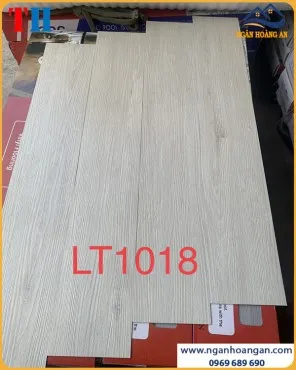 Sàn Nhựa Dán Keo Vân Gỗ Dày 2mm THFloor LT1018