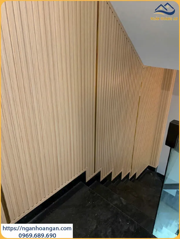Tấm Nhựa Ốp Tường Lam Sóng Giả Gỗ Ốp Tường Cầu Thang Tại Tân Bình Tấm Nhựa Ốp Tường Lam Sóng Giả Gỗ Ốp Tường Cầu Thang Tại Tân Bình