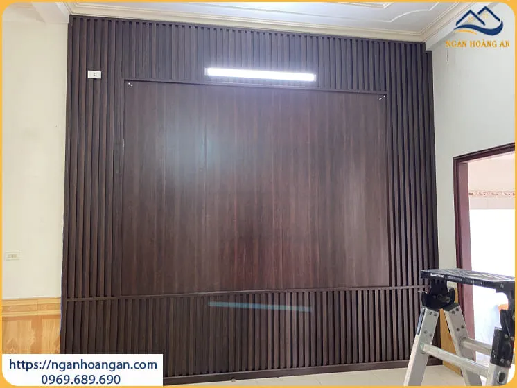 Tấm Nhựa Ốp Tường Lam Sóng Nano Giả Gỗ Tại Bình Thạnh TPHCM