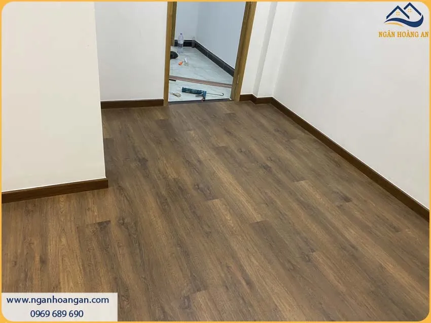 Căn Hộ Thi Công Bằng Len Nhựa Giả Gỗ Bền Bỉ, Không Bị Phai Màu
