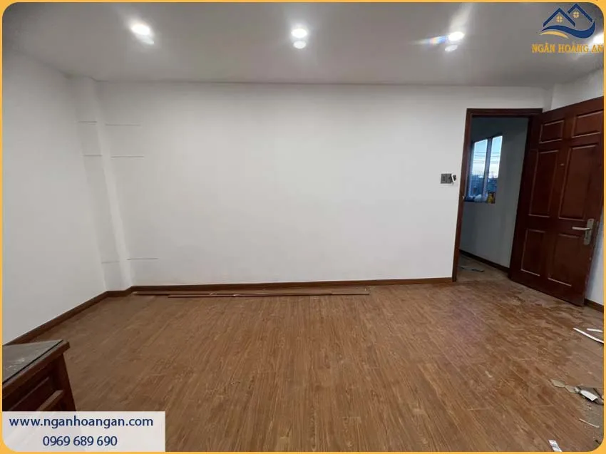 Khách Hàng Tại Cần Giờ Rất Tin Dùng Len Chân Tường Giả Gỗ