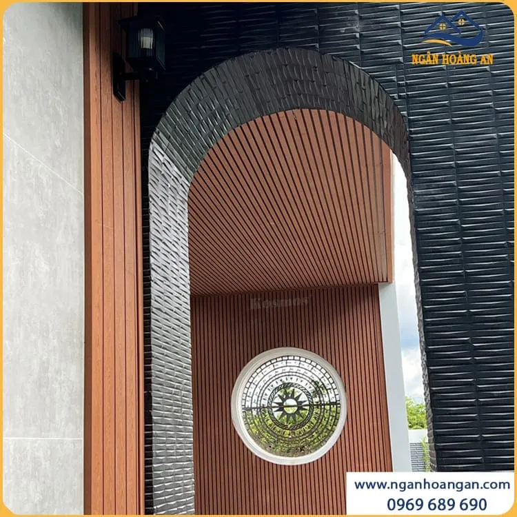 Thi Công Trọn Gói Ốp Trần Gỗ Nhựa Ngoài Trời Uy Tín Tại TPHCM