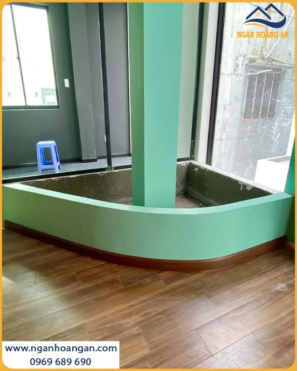 Thi Công Uốn Công Len Chân Tường Nhựa PVC Thêm Đẳng Cấp