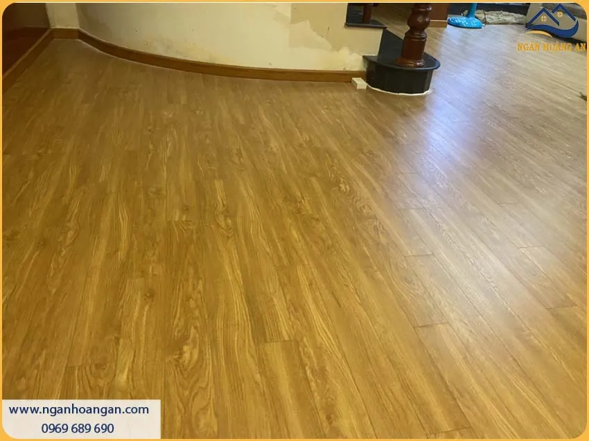 Thi Công Uốn Công Len Chân Tường Nhựa PVC Thêm Đẳng Cấp