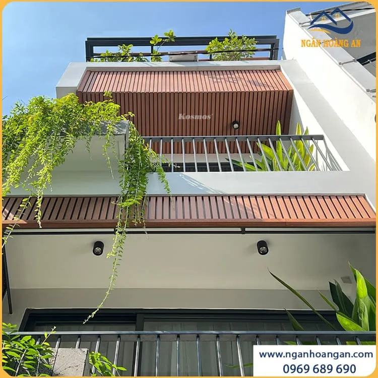 Trang Trí Ban Công Nhà Bằng Tấm Ốp Gỗ Nhựa Ngoài Trời Sang Trọng