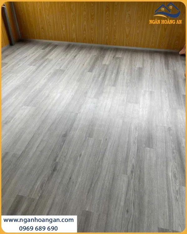 Sàn Nhà Được Lót Sàn Dán Keo THFLoor W302 An Toàn Sức Khỏe