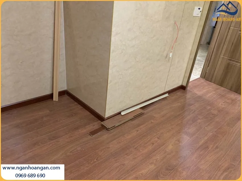 Sàn Phòng Khách Được Thi Công Tỉ Mỉ Bởi Sàn Gỗ Công Nghiệp Binyl