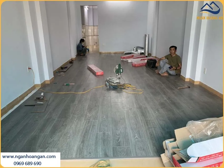Thi Công Sàn Gỗ Công Nghiệp Kosmos S294 Tạo Nên Sự Sang Trọng