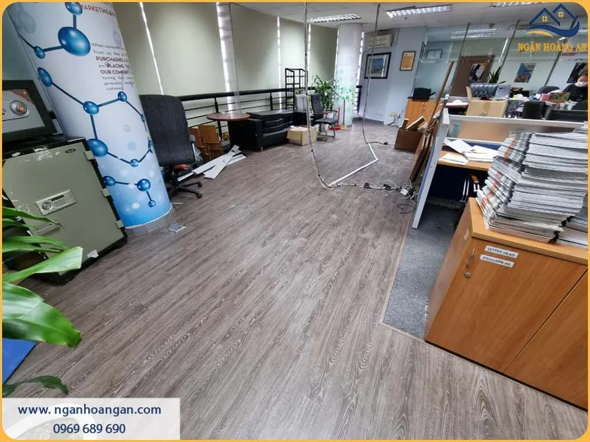 Thi Công Sàn Nhựa Vân Gỗ Chống Ẩm Và Chống Thấm Và Cách Âm