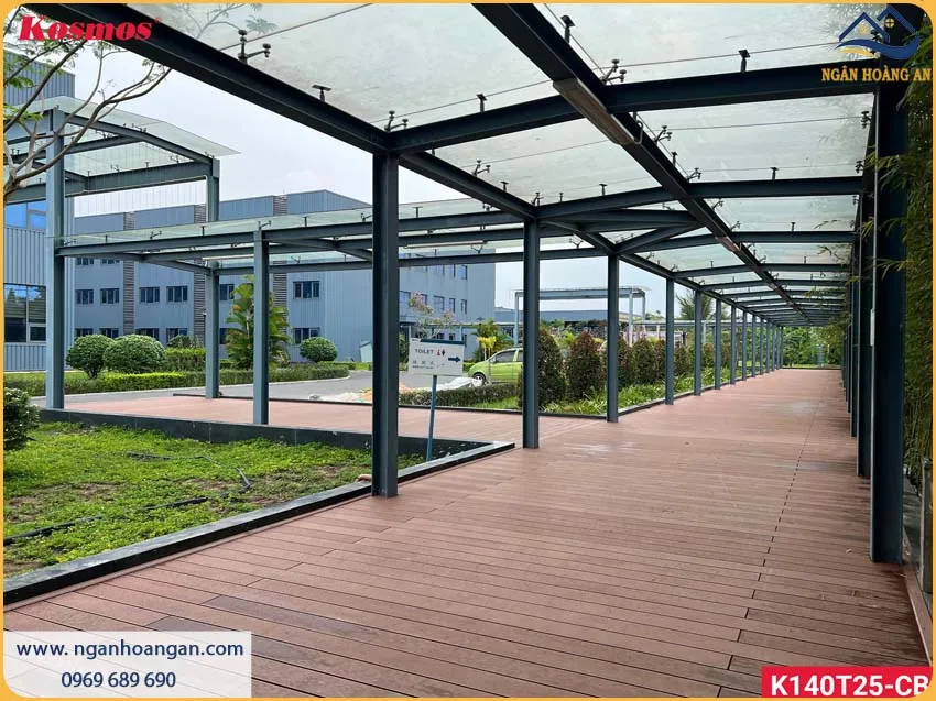 Lắp Đặt Sàn Gỗ Nhựa Composite Tăng Giá Trị Thẩm Mỹ Khu Vườn