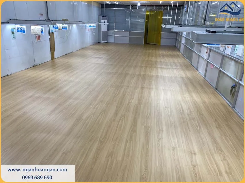 Thi Công Sàn Nhựa Giả Gỗ Chắc Chắn Cho Không Gian