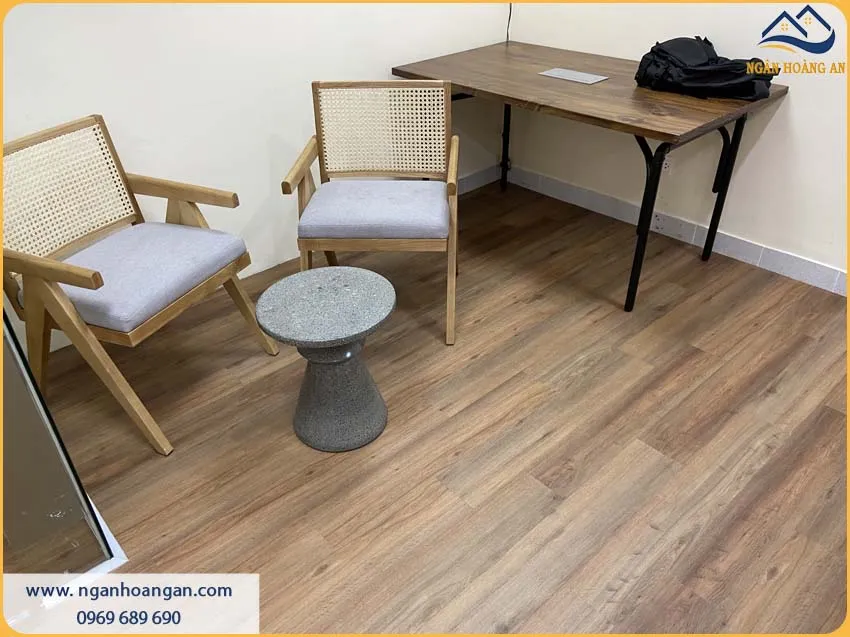 Lót Sàn Nhựa Giả Gỗ Cho Nhà Ở Điểm Nhấn Cho Không Gian