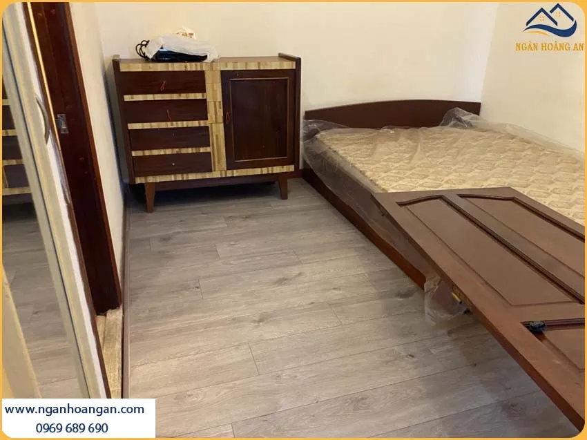 Sàn Gỗ Công Nghiệp Binyl Vân Gỗ Sắc Nét Sang Trọng Cho Nhà Ở