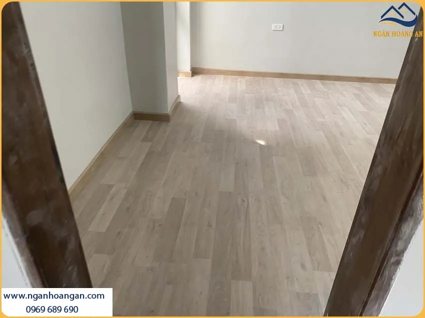Sàn Phòng Khách Được Thi Công Tỉ Mỉ Bởi Sàn Gỗ Công Nghiệp Binyl