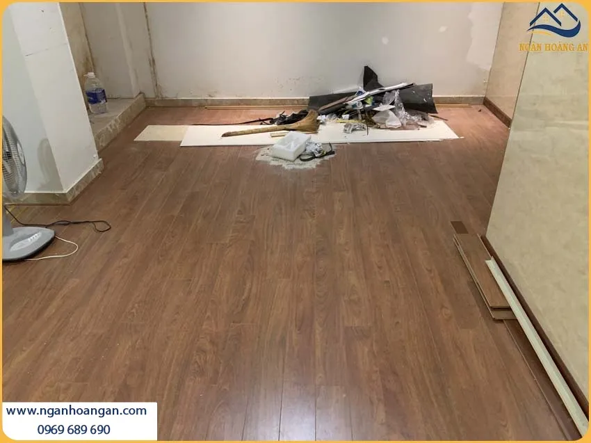 Khách Hàng Rất Tin Dùng Sàn Gỗ Công Nghiệp Binyl Cốt Trắng 12mm