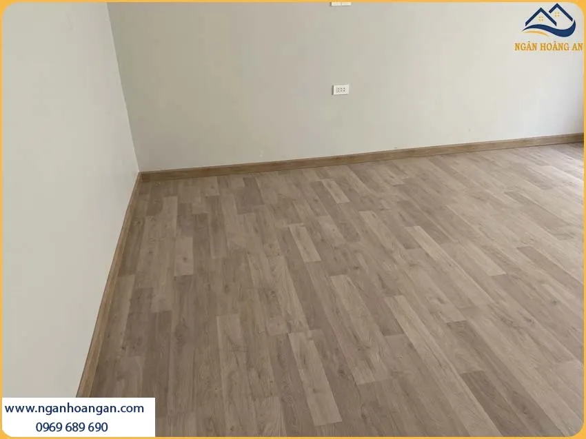 Khách Hàng Hài Lòng Tuyệt Đối Sau Khi Thi Công Sàn Gỗ Công Nghiệp