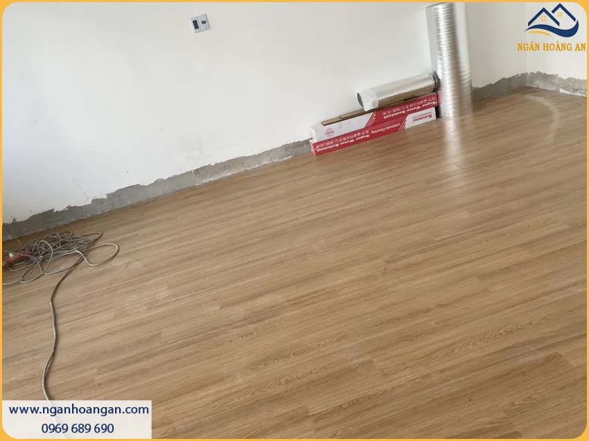 Sàn Gỗ Kosmos Vân Gỗ Tự Nhiên Sang Trọng Cho Nhà Ở