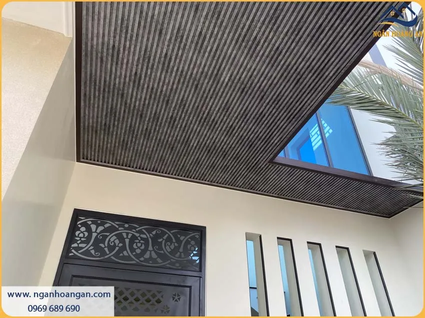 Ốp Trần Tấm Lam Sóng Giả Bê Tông Tạo Điểm Nhấn Cho Không Gian Ốp Trần Tấm Lam Sóng Giả Bê Tông Tạo Điểm Nhấn Cho Không Gian
