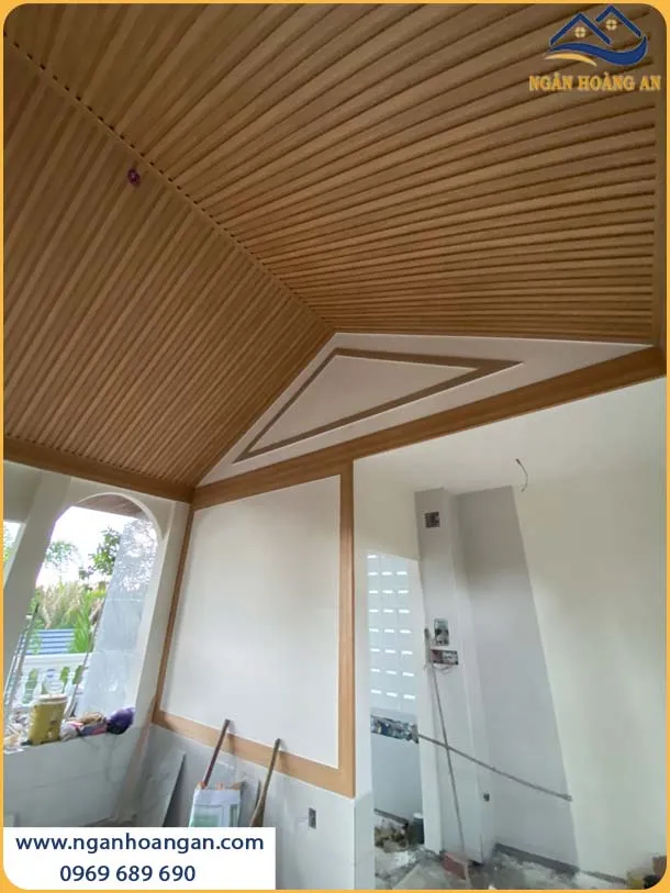 Nhà Dân Được Ốp Trần Bằng Lam Sóng Nhựa Giả Gỗ Bền, Đẹp
