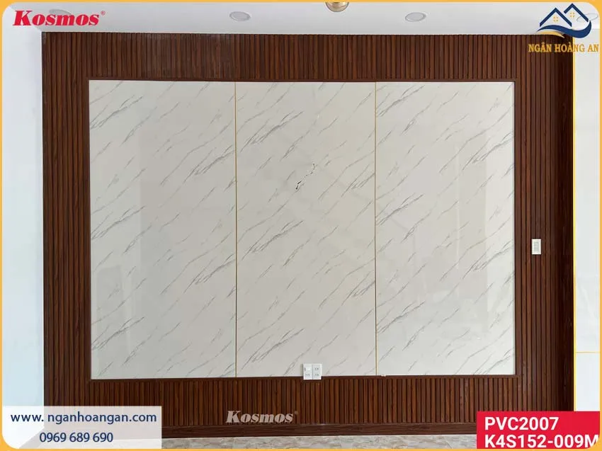 Phòng Khách Được Ốp Tường Bằng Tấm Nhựa PVC Giả Đá Kosmos Và Lam Sóng Phòng Khách Được Ốp Tường Bằng Tấm Nhựa PVC Giả Đá Kosmos Và Lam Sóng