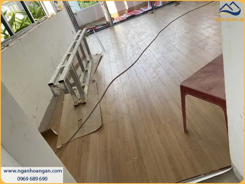 Sàn Gỗ Công Nghiệp Kosmos Có Khả Năng Chống Trơn Trượt, Chống Ẩm Móc