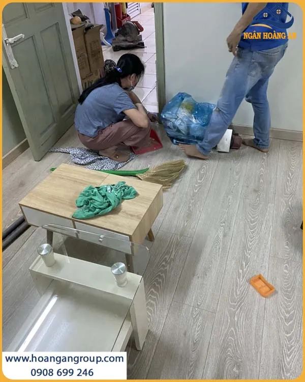 Thi Công Sàn Gỗ Kosmos Chống Trầy Xước, Chống Mài Mòn Khá Tốt