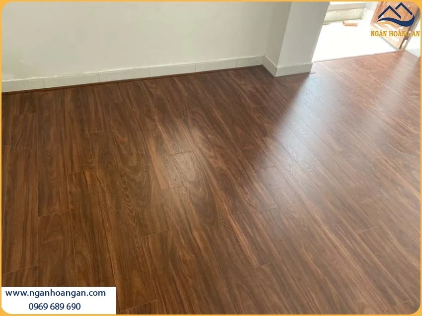 Sàn Gỗ Công Nghiệp Morser Vân Gỗ Sắc Nét Sang Trọng Cho Nhà Ở
