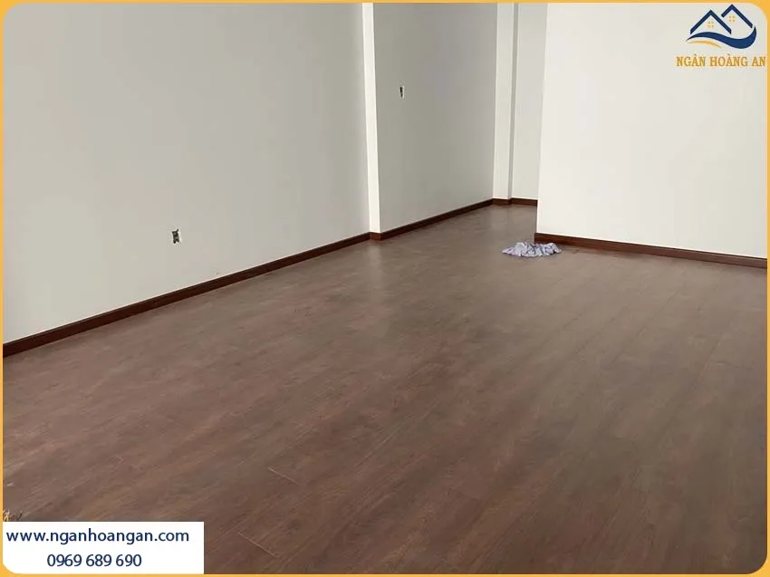 Sàn Nhà Được Lắp Đặt Bởi Sàn Gỗ Công Nghiệp Binyl Độc Đáo
