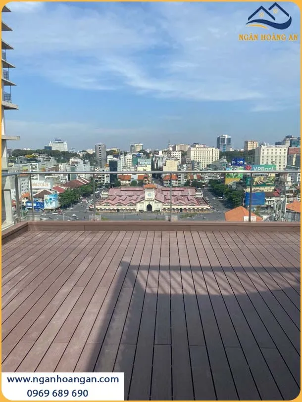 Thi Công Lót Sàn Composite Cho Sân Thượng Công Ty Thêm Đẳng Cấp
