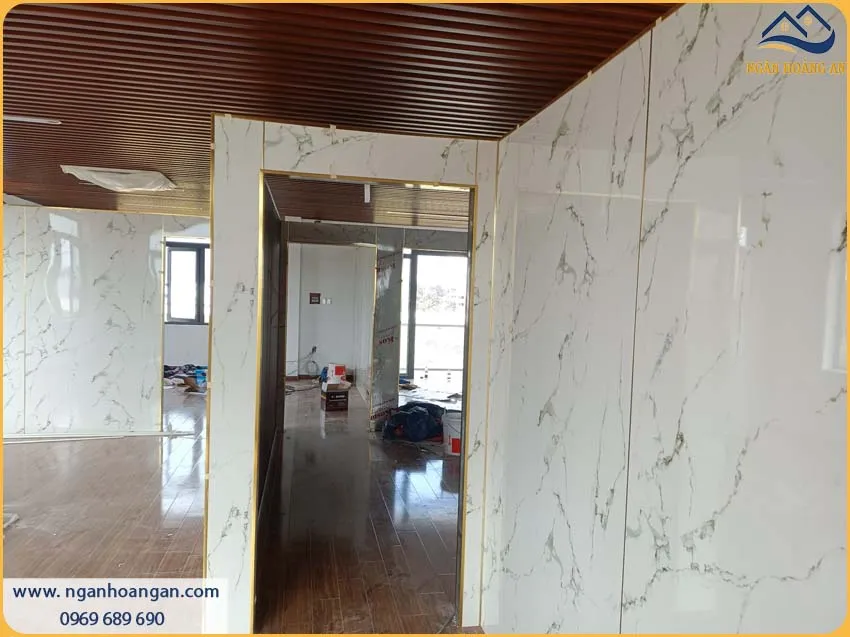 Thi Công Tấm PVC Giả Đá Kháng Mối, Chống Ẩm Và Chống Thấm Thi Công Tấm PVC Giả Đá Kháng Mối, Chống Ẩm Và Chống Thấm