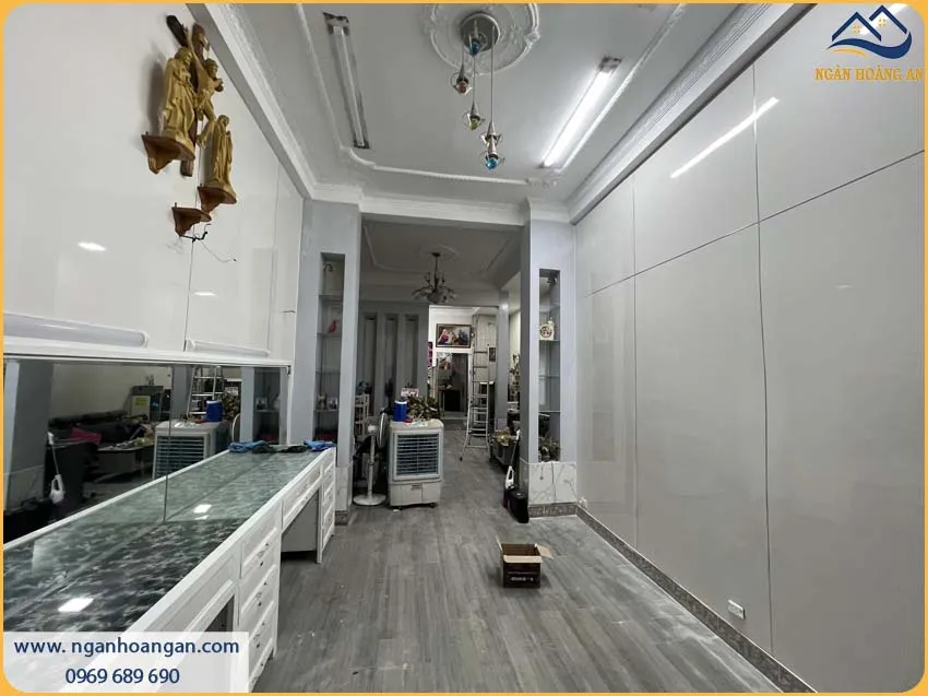 Không Gian Nội Thất Trở Nên Tinh Tế Khi Ốp Tường PVC Màu Trắng