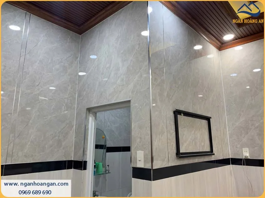 Tường Nhà Được Ốp Bởi Tấm PVC Nhựa Giả Bê Tông Độc Đáo