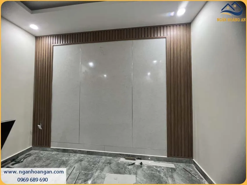 Thi Công Ốp Tường PVC Giả Đá Chống Cháy Lan, An Toàn