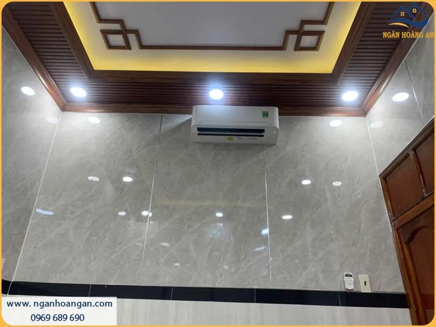 Thi Công Ốp Tường PVC Giả Bê Tông Chống Cháy Lan, An Toàn
