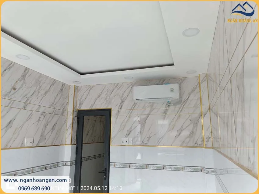 Tấm Nhựa PVC Giả Đá Được Lắp Đặt Thời Thượng Cho Phòng Khách