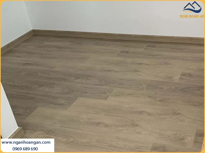 Khách Hàng Rất Tin Dùng Sàn Gỗ Công Nghiệp Binyl Cốt Trắng 12mm