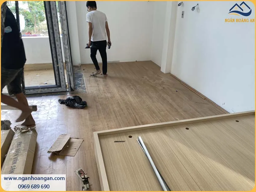 Đội Ngũ Thi Công Tận Tâm Với Từng Chi Tiết Nhỏ Của Công Trình