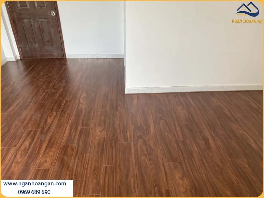 Thi Công Sàn Gỗ Công Nghiệp Morser Thân Thiện Với Người Dùng