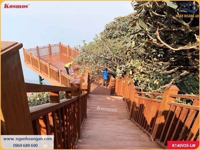 Khách Hàng Hài Lòng Tuyệt Đối Sau Khi Thi Công Lót Sàn Gỗ Nhựa Khách Hàng Hài Lòng Tuyệt Đối Sau Khi Thi Công Lót Sàn Gỗ Nhựa