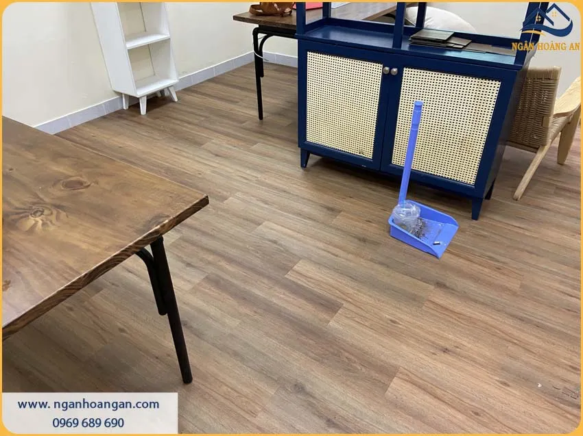 Lót Sàn Nhựa Giả Gỗ Cho Nhà Ở Điểm Nhấn Cho Không Gian