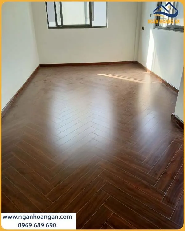 Thi Công Sàn Gỗ Xương Cá Charawood C02 Sang Trọng