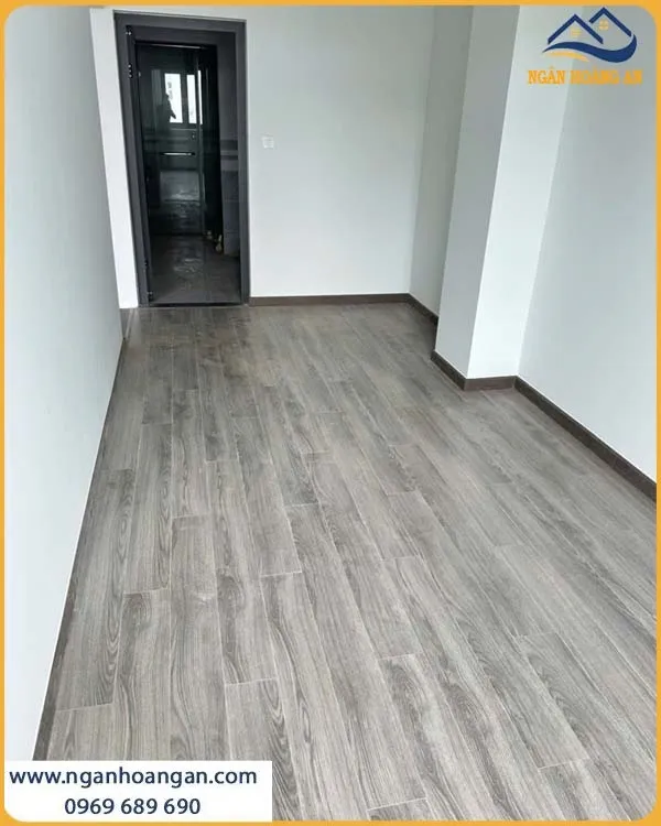 Công Trình Lót Sàn Nhà Bằng Sàn Gỗ Fortune F963 12mm