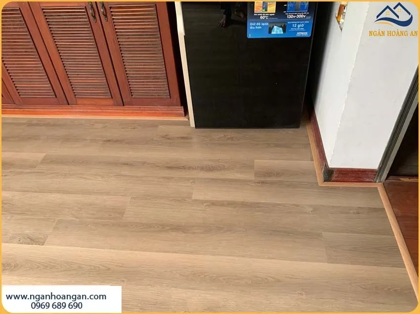 Bếp Lát Sàn Nhựa Hèm Khoá Tăng Độ Bền Sử Dụng