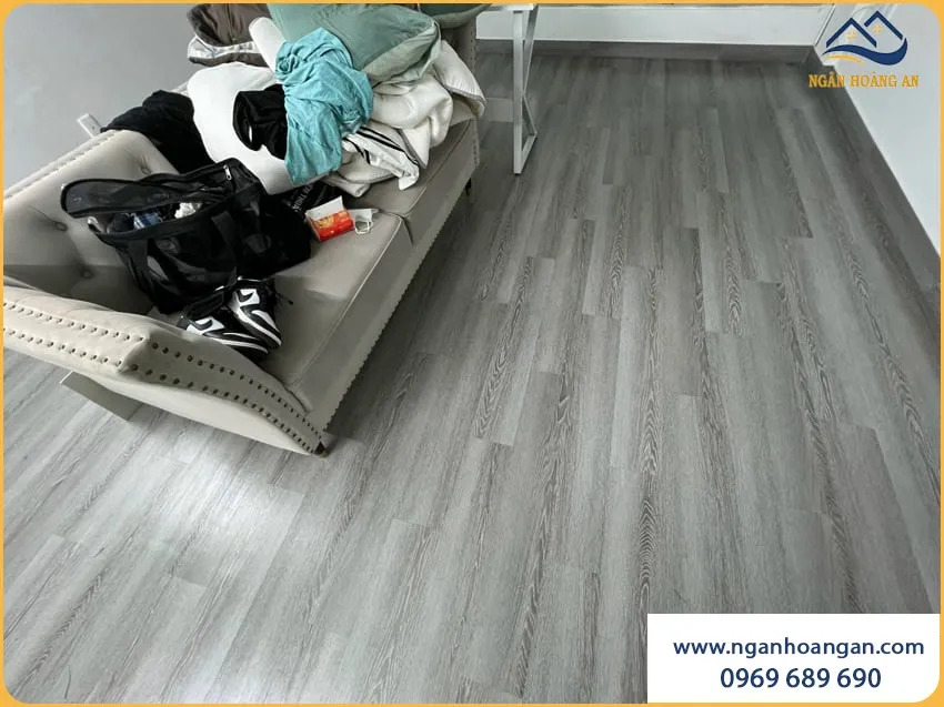 Căn Hộ Gọn Gàng Nhờ Lát Sàn Nhựa Dán Keo