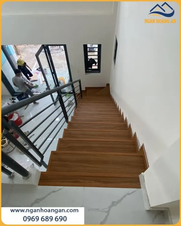 Cầu Thang Nhà Ở Lát Sàn Nhựa Hèm Khoá Kosmos N1682 Cầu Thang Nhà Ở Lát Sàn Nhựa Hèm Khoá Kosmos N1682