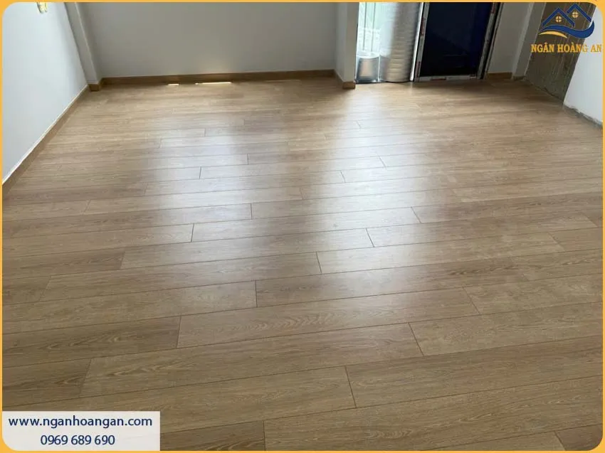 Lót Sàn Gỗ Công Nghiệp CamSan Cho Nhà Ở Điểm Nhấn Cho Không Gian