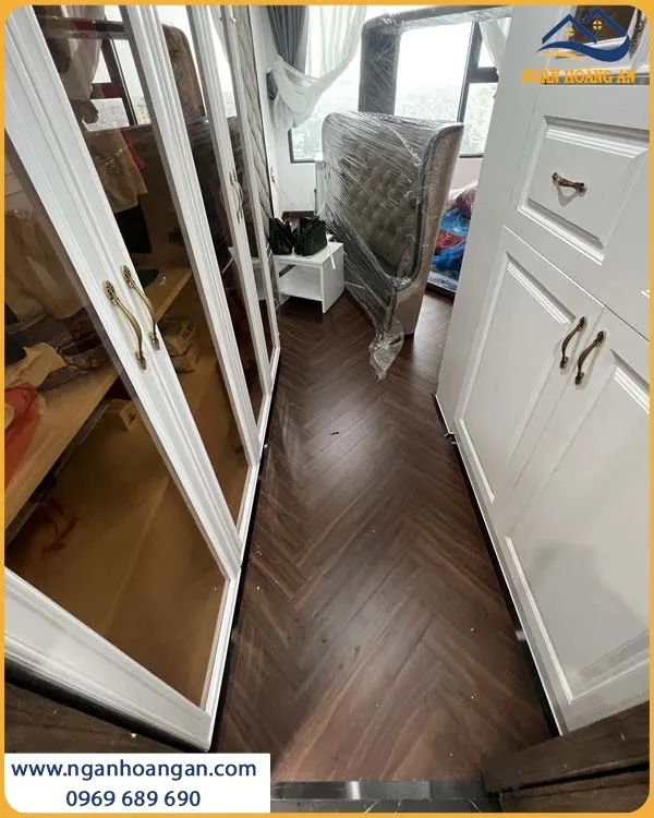 Thi Công Sàn Gỗ Xương Cá Charmwood Chống Mối Mọt Cho Phòng Ngủ