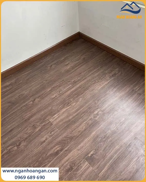 Thi Công Sàn Gỗ Công Nghiệp Morser MC131 Tạo Nên Sự Sang Trọng Thi Công Sàn Gỗ Công Nghiệp Morser MC131 Tạo Nên Sự Sang Trọng
