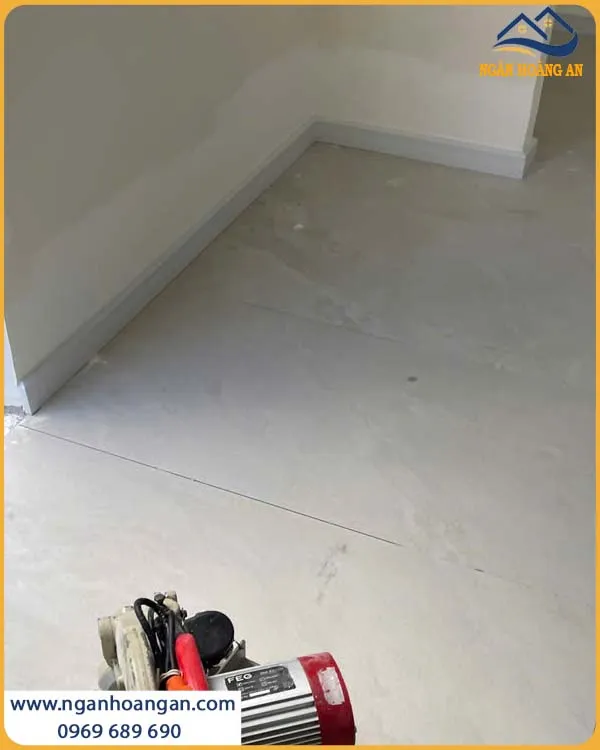Căn Hộ Thi Công Uốn Công Len Chân Tường Nhựa Charmwood Giá Thành Hợp Lý